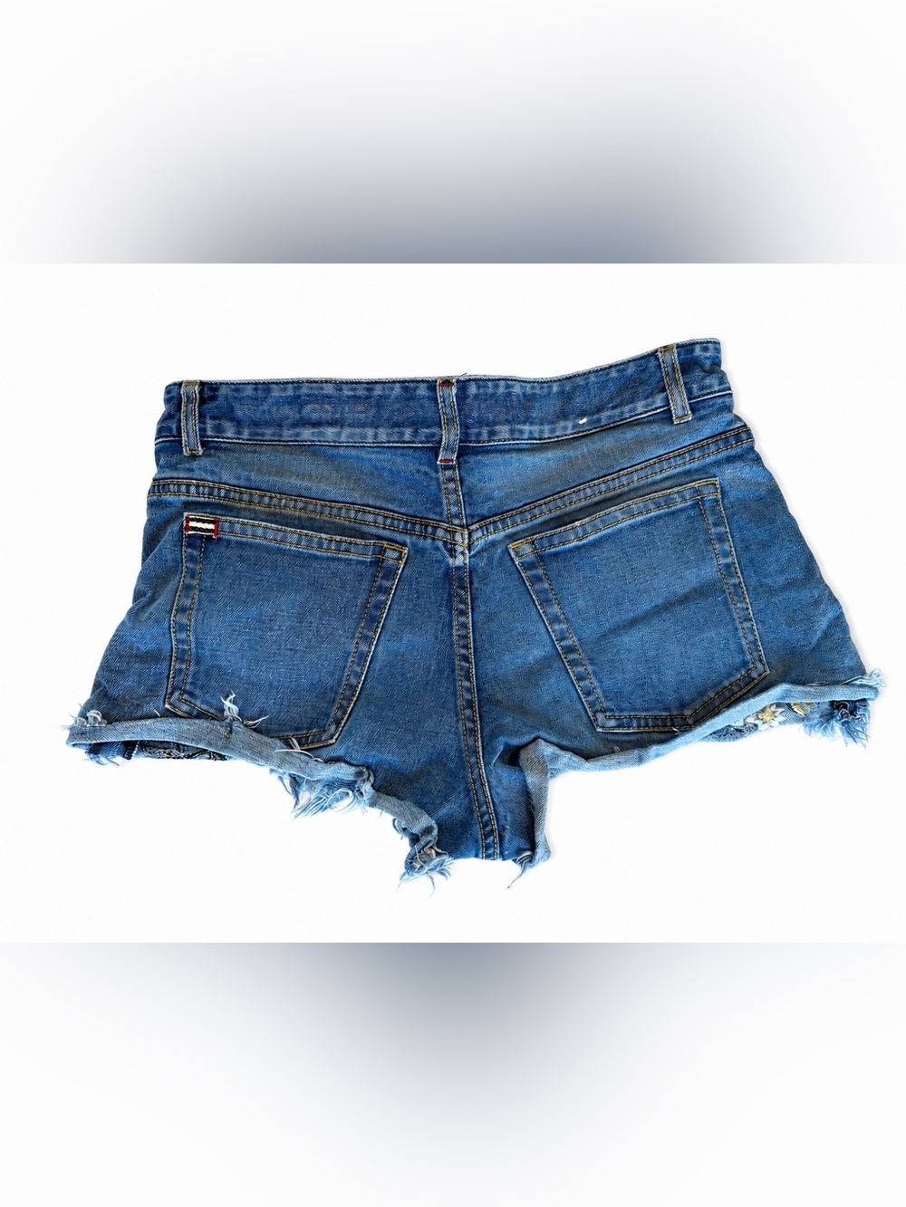 Alice+Olivia Floral Embroidered Denim Blue Denim Shorts Size 27 - Picture 2 of 4